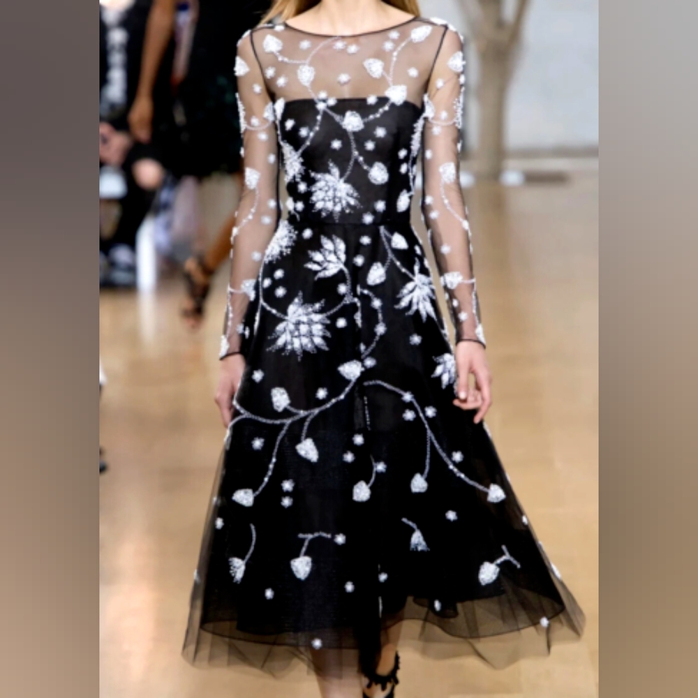 ¤$7,900 OSCAR DE LA RENTA FLORAL EMBROID BLK TULLE SILK MIDI M